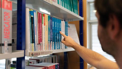 Un grand nombre d'ouvrages disponibles sur place et également au format numérique depuis l'ENT ©CPU - Conférences des présidents d'université - Université de Bordeaux